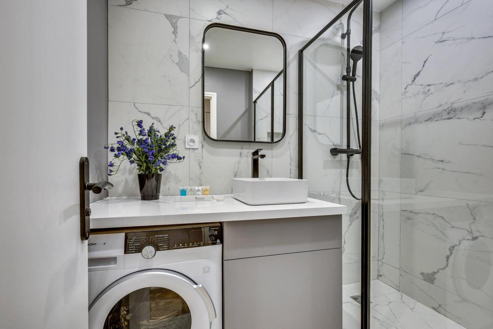 223-suite Rothschild Apartment